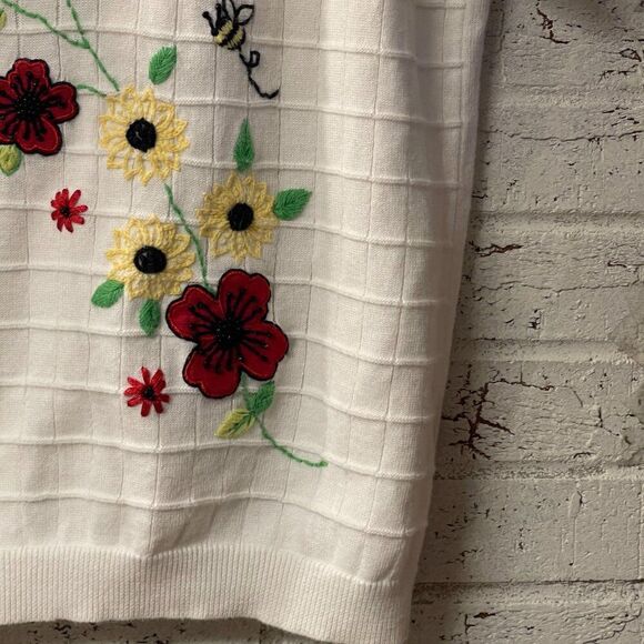 Vintage Alfred Dunner Floral Embroidered Short Sleeve Sweater - Size M - Picture 4 of 8